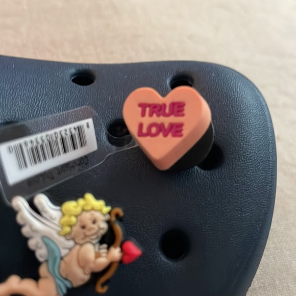 Croc Valentine’s jibbitz
Heart is kiss me and Cupid - Picture 4 of 5